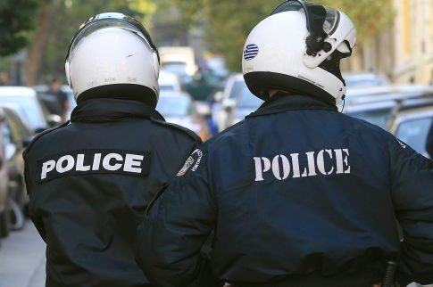 Τρεις Ρομά παγίδευσαν με λίρες παθολόγο και του άρπαξαν 120.000 €