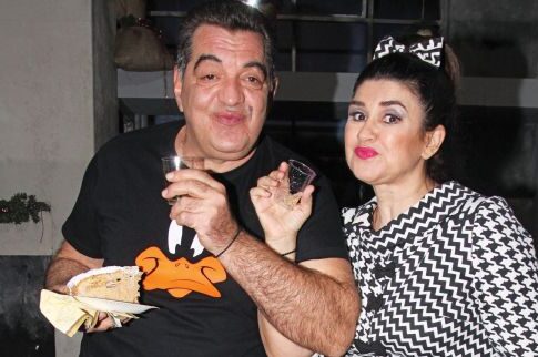 Ενα ποτηράκι παραπάνω στην κοπή της πίτας