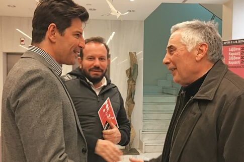 Ο Sakis έκλεψε την παράσταση στο... έργο όπου πρωταγωνιστεί ο Θεοδόσης Πελεγρίνης