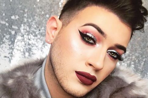 Maybelline: Καμπάνια με εκκεντρικό 25χρονο