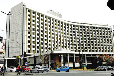 «Hilton»: Πρώην στέλεχος της Novartis πήγε να βουτήξει από τον 13ο όροφο