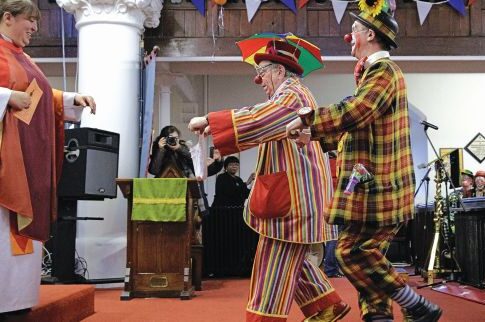 Θεία λειτουργία στη μνήμη διάσημου κλόουν