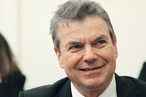 Στα χνάρια του ΓΑΠ και  ο υπουργός Εργασίας!