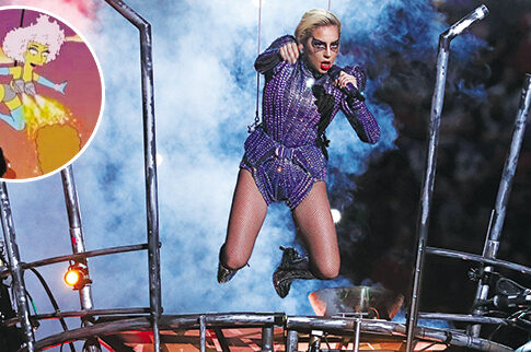 Διαστημική Lady Gaga με σμήνος από drones