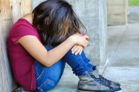 Εκανε τρίο με συνταξιούχο και τη 12χρονη κόρη της