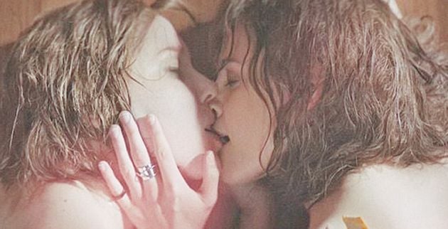 f10_3cda818c00000578-4192804-sooo_gay_kristen_stewart_stripped_off_for_a_lesbian_kiss_in_a_hi-m-8_1486287331139