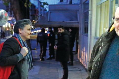 Το (μυστικό) ραντεβού του Φίλη με τον Τσακαλώτο και οι «δούρειοι ίπποι»
