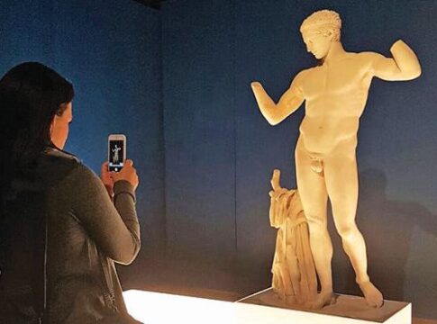 Η Ολγα Κεφαλογιάννη φλερτάρει με τον Δήμο Αθηναίων