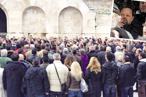 Show Σώρρα κάτω από τον Ιερό Βράχο της Ακρόπολης!