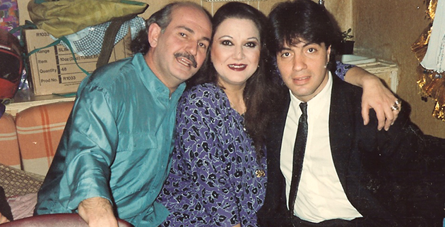 Στα καμαρίνια με τους Τζέση Παπουτσή, Γιάννη Μαραγκό