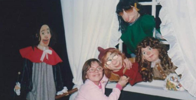 Για χρόνια ο καλλιτέχνης δάνειζε τη φωνή του στην παιδική σειρά της ΕΡΤ «Φρουτοπία» ως Μανώλης ο Μανάβης και στην παραγωγή «Του κουτιού τα παραμύθια» ως Ρούχλας