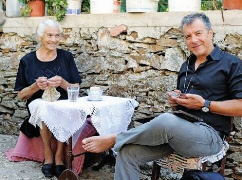 Ο έρωτας του Θεοδωράκη με την Αλόννησο και η στραβολέκα