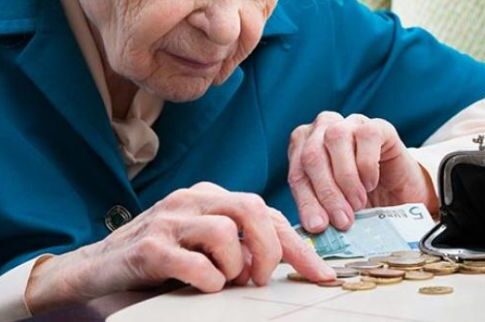 Πανστρατιά αγάπης για 81χρονη που κινδύνεψε να βρεθεί στον δρόμο