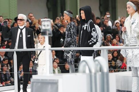 Διαστημική κολεξιόν από τον οίκο Chanel