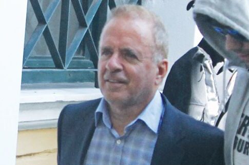 Ο Λιακουνάκος πρεπει να δώσει 1.000.000 € για να βγαλει το βραχιολάκι