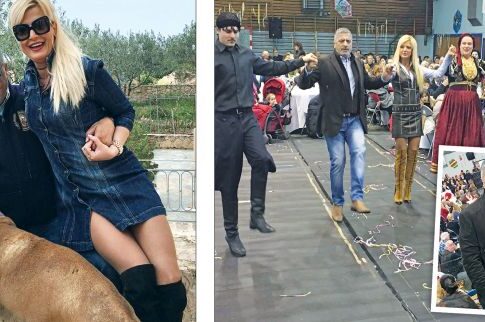 Στην Αίγινα παρέα με τον σκύλο τους