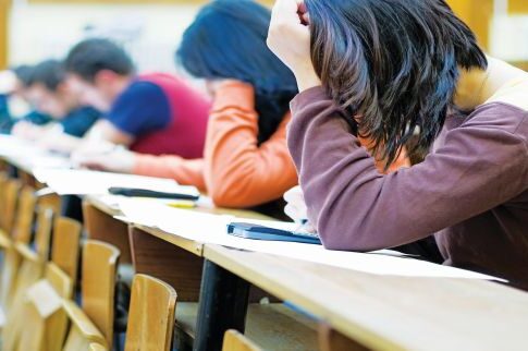 Σοκ στην Πάτρα! Λιποθύμησε από την πείνα 17χρονη μαθήτρια λυκείου