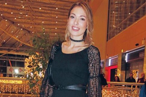 Η Μικαέλα θα γίνει μανούλα