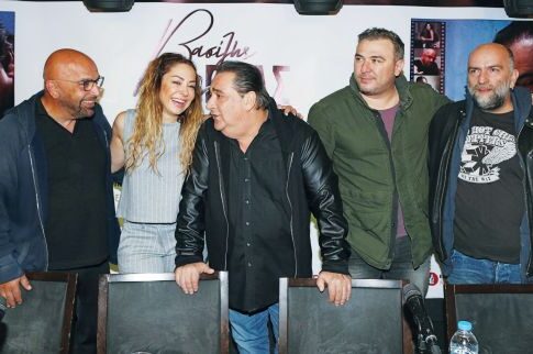 Ο Καρράς γιορτάζει τα 40 χρόνια παρουσίας του στο ελληνικό τραγούδι