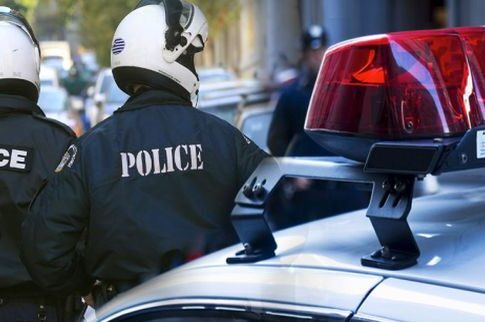 Έφοδοι της αστυνομίας σε καταστήματα με παράνομα «φρουτάκια» στη Θεσσαλονίκη
