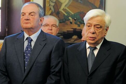 Παυλόπουλος και Καραμανλής (μαζί) στο μνημόσυνο του φίλου τους Γιάννη Αγγέλου