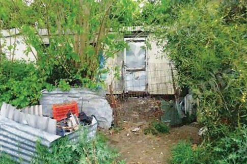 20 χρόνια μέσα σε μια τρώγλη!