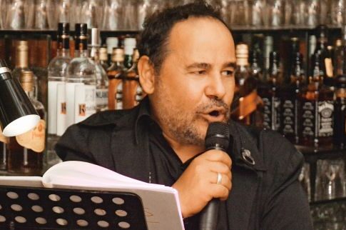 Ρήγας με διάθεση «παρουσιαστή» στο Κολωνάκι