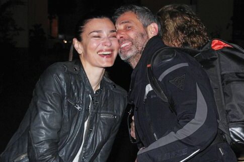 Πόζα cheek to cheek για Ναυπλιώτου και Αθερίδη