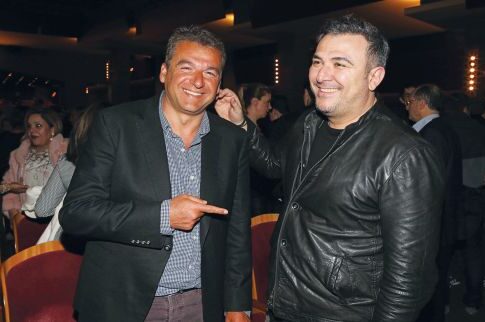 Χαριτωμενιές ανάμεσα στους κολλητούς φίλους