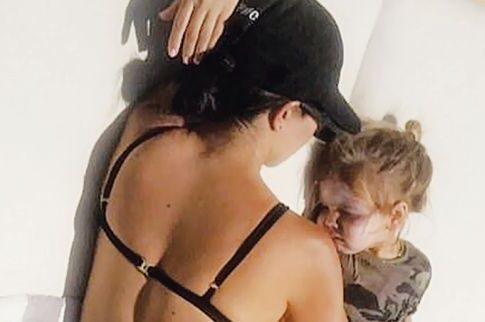 H super hot μαμά Kόρτνεϊ Καρντάσιαν