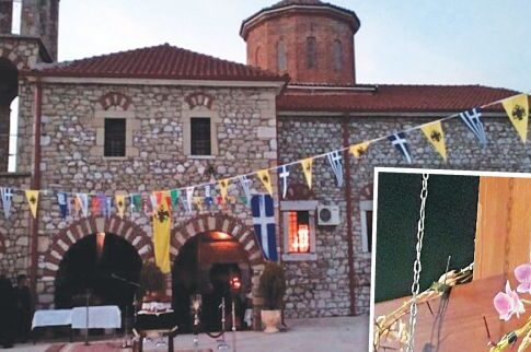 Ανθισε στεφάνι που ήταν στον Εσταυρωμένο