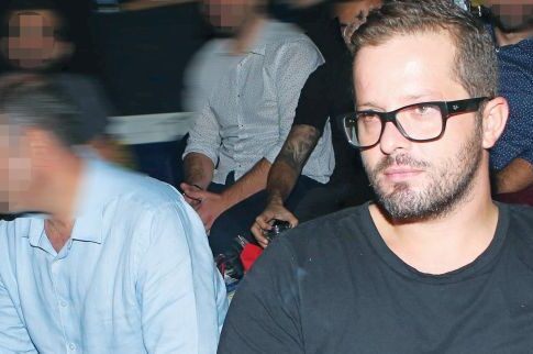 Ο (γόης) bon viveur επιχειρηματίας με τις οικονομικές εκκρεμότητες