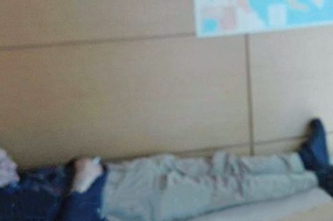 Ο... υπνάκος του Γιάννη Μπουτάρη πριν δει τον Σπίρτζη