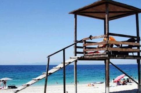Τους τσάκωσαν να κάνουν sex σε παρατηρητήριο ναυαγοσώστη!