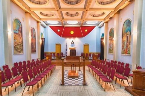 Της κακομοίρας στη Μεγάλη Στοά των μασόνων για τη «μαύρη τρύπα»