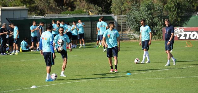 Στιγμιότυπα από την προετοιμασία της Εθνικής Ομάδας στον Άγιο Κοσμά ενόψει του αγώνα με την Βοσνία-Ερζεγοβίνη