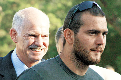 Ο γιος του ΓΑΠ βγάζει το μεροκάματο ως βελονιστής