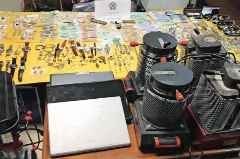 Ενεχυροδανειστές με «θησαυρούς» από  τη μαφία των Ρομά