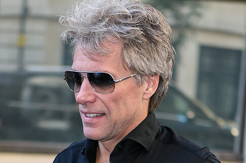 Ο Bon Jovi ροκάρει με τη σύζυγό του στη Μύκονο