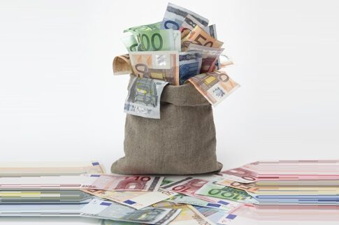 Με 11,5 ευρώ  (μόλις) πήρε τα 5.700.000 στο Τζόκερ