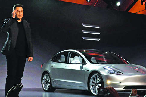 Αρχίζει η παραγωγή του «φτηνού» Tesla 3 των 35.000 δολαρίων