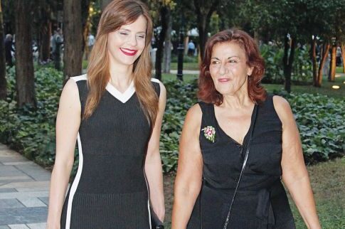 Ποσέτ και black ’n’ white αποχρώσεις στον κήπο του προεδρικού Μεγάρου