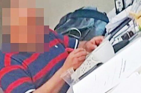 Ο σταυρολεξάκιας εφοριακός πήρε την... πολυπόθητη προαγωγή και εξακολουθεί να προκαλεί χαμό