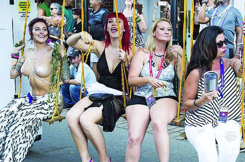 Συνέδριο για swingers με παρέλαση και δημόσιες εκδηλώσεις στη Νέα Ορλεάνη