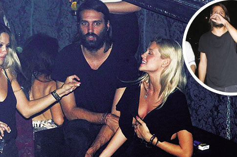 «Επιθετικός» με τους παπαράτσι ο... superstar Γιώργος Σαμαράς