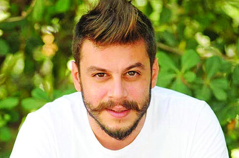 «Ξεπαγώνει» η κωμωδία