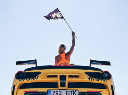 Σαμπάνιες και γκάζια στο ράλι των VIPs