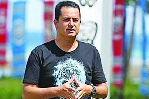 Ψάχνει συνεργάτες