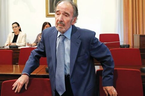 Ελεύθερος  ο Μαρτίνης