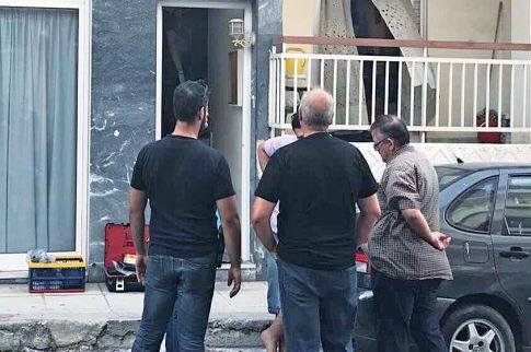 Σοκ στη Νίκαια: 54χρονος βρέθηκε κατακρεουργημένος στο σπίτι του